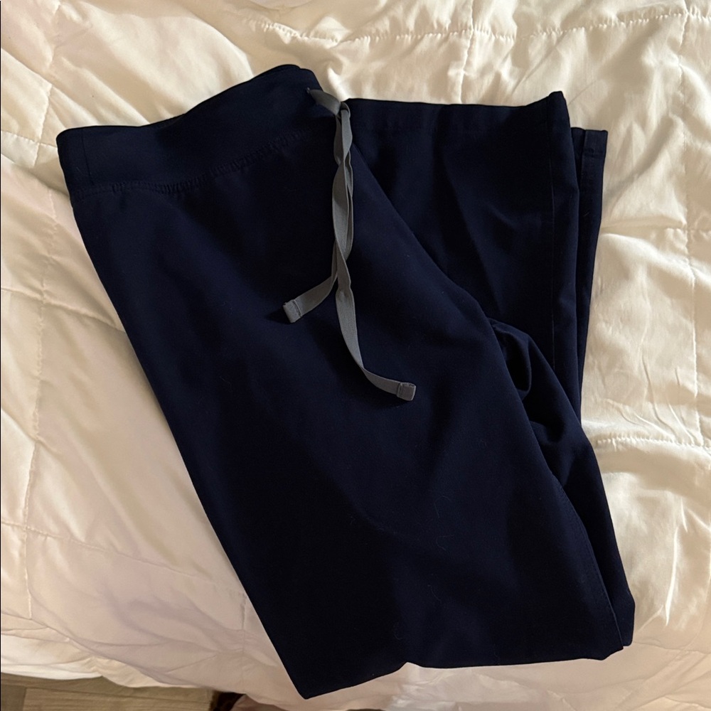 FIGS Livingston PETITE Scrub Pants - Navy